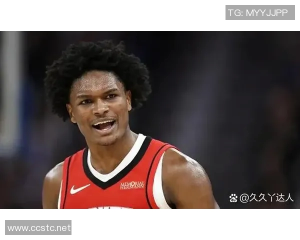 足球明星与小孩意外冲突引发热议视频曝光引发网友热议与讨论