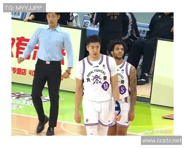 张庆鹏的篮球之路：从青涩少年到职业球员的奋斗历程与心路历程