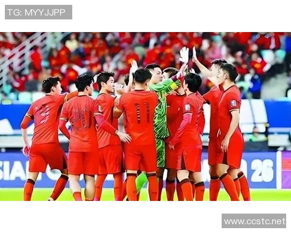 国足热身赛表现引发热议球迷期待球队在国际赛场的突破与进步